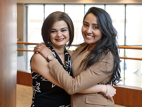 Cancer patient Shruti Kohli with her donor.